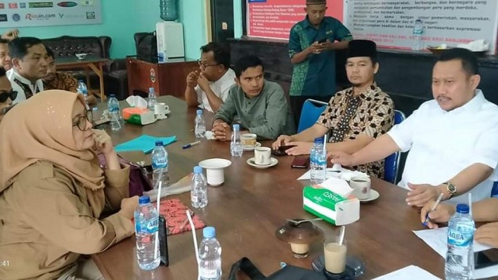 Bupati Catur Lakukan Dialog Dengan Keluarga Besar PWI Kampar Bupati Catur Lakukan Dialog Dengan Keluarga Besar PWI Kampar