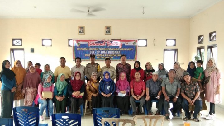 UEK SP Tuah Bersama Pekanbaru Berbagi Dengan Anak Yatim UEK SP Tuah Bersama Pekanbaru Berbagi Dengan Anak Yatim