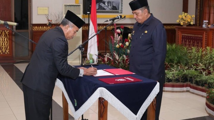 Said Hamzah Masuki Masa Purna Bhakti, Bupati Alfedri Lantik Jamaluddin Jadi Pj. Sekda Said Hamzah Masuki Masa Purna Bhakti, Bupati Alfedri Lantik Jamaluddin Jadi Pj. Sekda