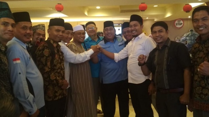 Nizamul Muluk Terpilih Secara Aklamasi Sebagai Ketua Umum BKPRMI Riau Nizamul Muluk Terpilih Secara Aklamasi Sebagai Ketua Umum BKPRMI Riau