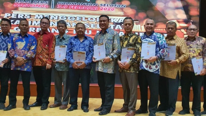 Sempena Hari Pers Nasional, Lima Wartawan Senior asal Riau Terima Press Card Number One Sempena Hari Pers Nasional, Lima Wartawan Senior asal Riau Terima Press Card Number One