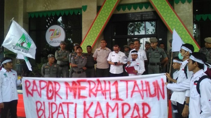Setahun Dipimpin Catur Sugeng, KAMMI Kampar Nilai Visi Misi Azis-Catur Tinggal Kenangan