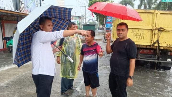 Dinas PUPR Pekanbaru Normalisasi Drainase yang Ditemukan Tersumbat Saat Musim Hujan