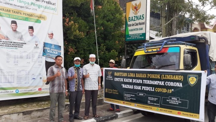 Bantu Penanganan Virus Covid-19, Baznas Siak Bagikan 4.750 Paket Sembako Bantu Penanganan Virus Covid-19, Baznas Siak Bagikan 4.750 Paket Sembako