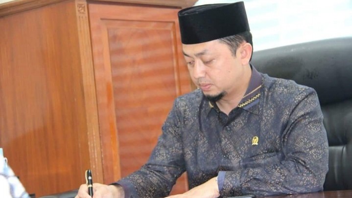 KemenPUPR Segera Realisasikan Pembelian Karet Rakyat Tersebut, Jangan Sampai Petani Di-PHP KemenPUPR Segera Realisasikan Pembelian Karet Rakyat Tersebut, Jangan Sampai Petani Di-PHP