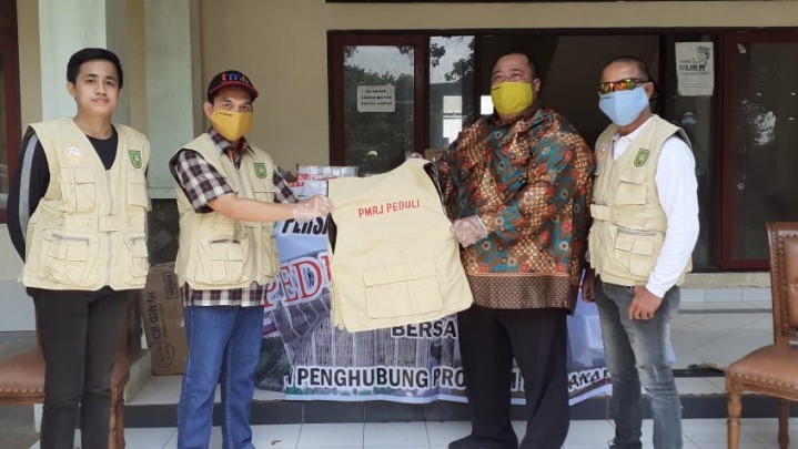 Satgas Covid-19 PMRJ Salurkan Sembako ke Mahasiswa dan Masyarakat Riau di Jakarta Satgas Covid-19 PMRJ Salurkan Sembako ke Mahasiswa dan Masyarakat Riau di Jakarta