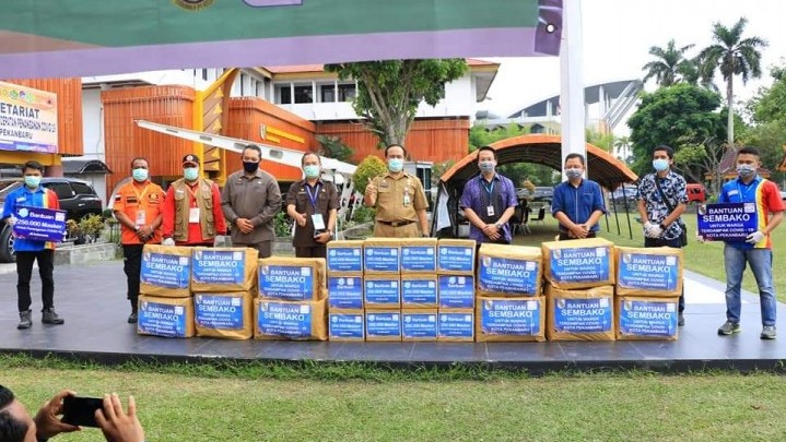 Ringankan Beban Masyarakat, Indomaret Serahkan Bantuan ke Pemko Pekanbaru Ringankan Beban Masyarakat, Indomaret Serahkan Bantuan ke Pemko Pekanbaru