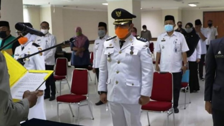 Abdul Barri Jabat Camat Tampan, Gantikan Liswarti Yang Masuki Masa Pensiun Abdul Barri Jabat Camat Tampan, Gantikan Liswarti Yang Masuki Masa Pensiun