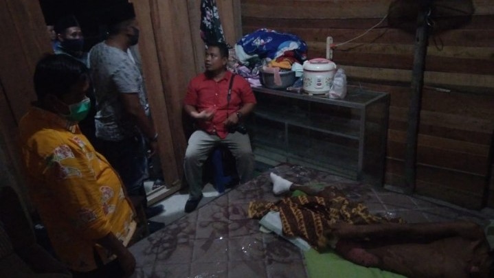 Ocu Repol Kunjungi Warga Desa Kualu Korban Kecelakaan Tragis