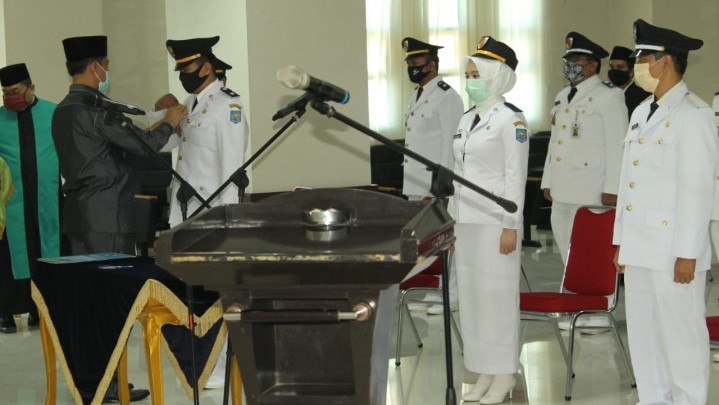 Lurah Sialang Munggu dan Simpang Baru Nonjob, 8 Lurah Dilantik Bersama 7 Pejabat Lainnya Lurah Sialang Munggu dan Simpang Baru Nonjob, 8 Lurah Dilantik Bersama 7 Pejabat Lainnya