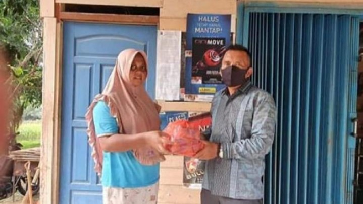 Reses Ke II, H Tarmijan Bagikan Sembako Secara Door to Door ke Masyarakat Terdampak Covid 19
