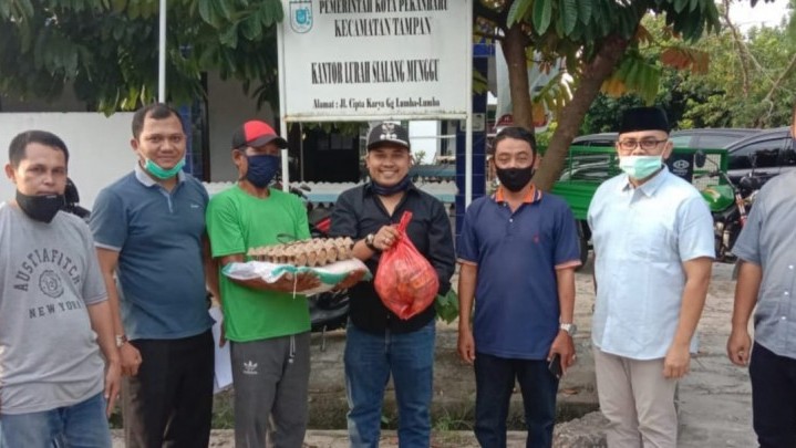 261 Paket Sembako Tahap I Diterima  Warga Sialang Munggu Pekanbaru 261 Paket Sembako Tahap I Diterima  Warga Sialang Munggu Pekanbaru
