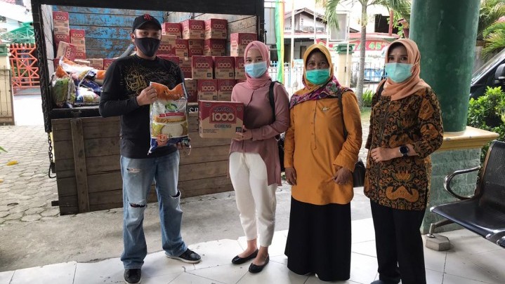 Kelurahan Kampung Tengah Sukajadi Salurkan Sembako Bagi Terdampak Corona Kelurahan Kampung Tengah Sukajadi Salurkan Sembako Bagi Terdampak Corona