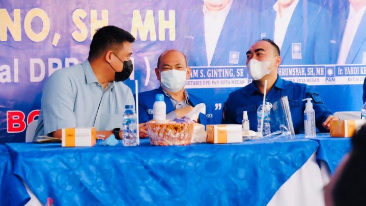 Menantu Jokowi Ingat Jasa Ivan Herman Bantu Dapatkan Perahu PAN Menantu Jokowi Ingat Jasa Ivan Herman Bantu Dapatkan Perahu PAN