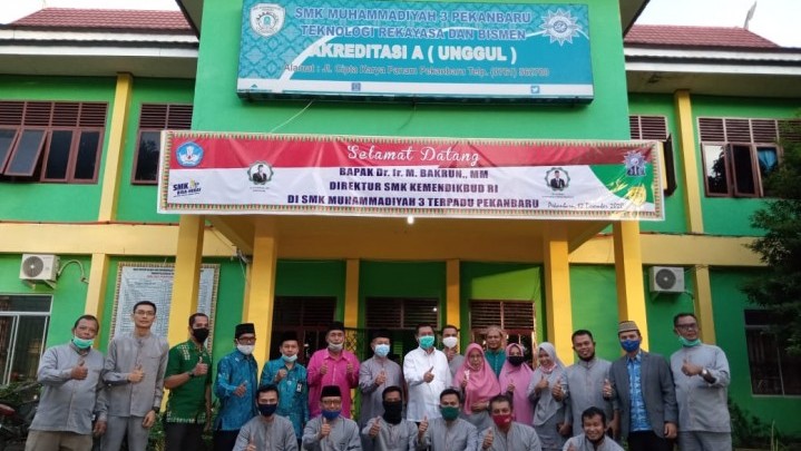 Direktur SMK Kemendikbud Kunjungi SMK Muhammadiyah 3 Pekanbaru Direktur SMK Kemendikbud Kunjungi SMK Muhammadiyah 3 Pekanbaru