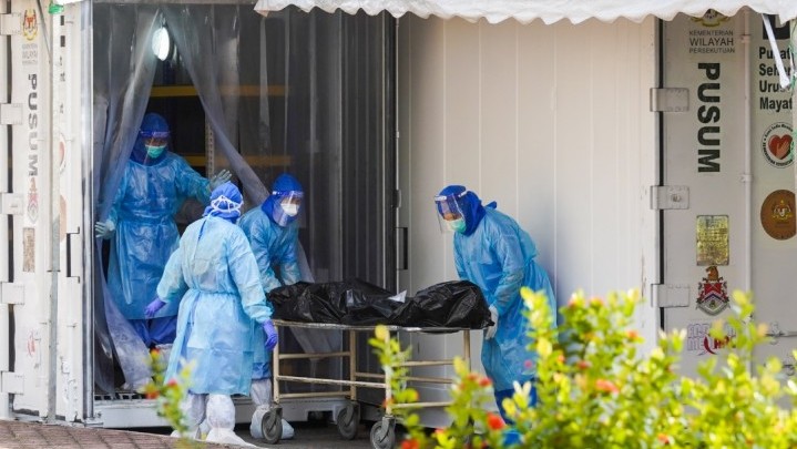 Dokter di Malaysia Ungkapkan Kesedihannya Lihat Jenazah Pasien Covid-19 Dokter di Malaysia Ungkapkan Kesedihannya Lihat Jenazah Pasien Covid-19