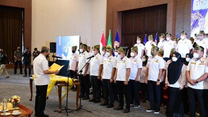 Gubri Syamsuar Kukuhkan Pengurus Karang Taruna Riau, Tantang Ciptakan 1.000 Start up Baru Gubri Syamsuar Kukuhkan Pengurus Karang Taruna Riau, Tantang Ciptakan 1.000 Start up Baru