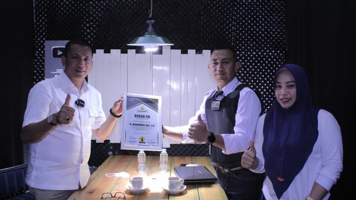 Jelang HUT Meranti ke-13, Bupati Adil Curhat Habis di Dorak FM Jelang HUT Meranti ke-13, Bupati Adil Curhat Habis di Dorak FM