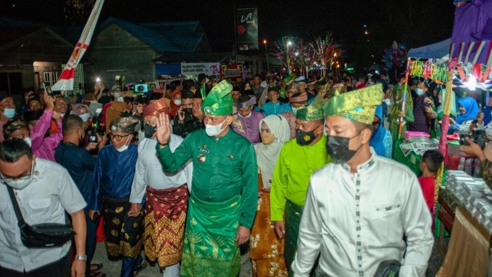 Kenduri Sekampung Hari Jadi Desa Banglas ke-110, Bupati Meranti Ajak Pemdes Samakan Persepsi Kenduri Sekampung Hari Jadi Desa Banglas ke-110, Bupati Meranti Ajak Pemdes Samakan Persepsi