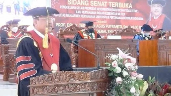 Selamat, Mantan Menkes Terawan Dapat Gelar Profesor Kehormatan Selamat, Mantan Menkes Terawan Dapat Gelar Profesor Kehormatan