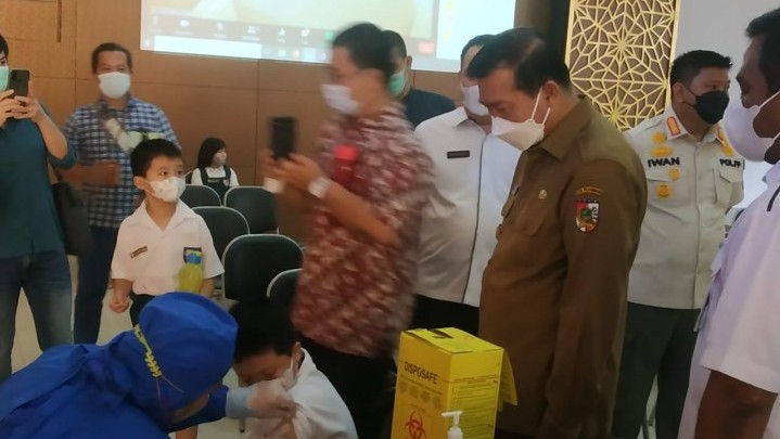 Pemko Pekanbaru Targetkan 10 Ribu Dosis Suntikan Vaksin untuk Anak Usia 6-11 Tahun Pemko Pekanbaru Targetkan 10 Ribu Dosis Suntikan Vaksin untuk Anak Usia 6-11 Tahun