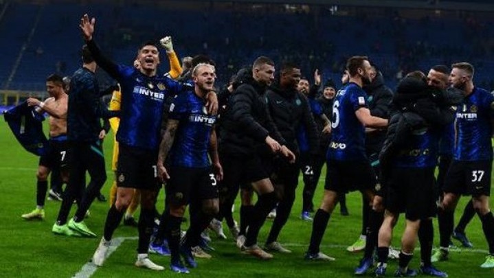 Menang Tipis 2-1 atas Juventus, Inter Milan Juara Piala Super Italia Menang Tipis 2-1 atas Juventus, Inter Milan Juara Piala Super Italia