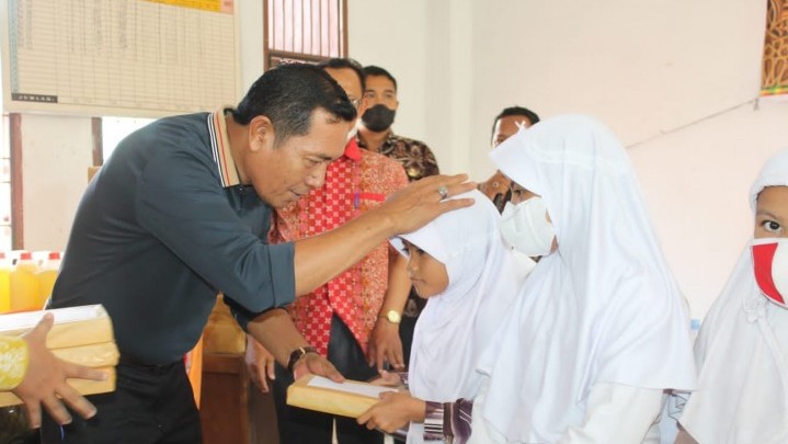 Camat Rumbai Barat: UEK-SP Tingkatkan Ekonomi Masyarakat Camat Rumbai Barat: UEK-SP Tingkatkan Ekonomi Masyarakat