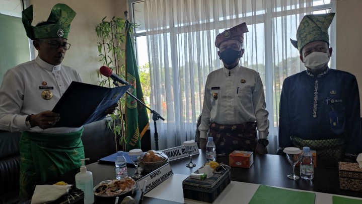 Kembali Lantik Pejabat Administrator dan Pengawas, Ini Pesan Khusus Bupati Adil Kembali Lantik Pejabat Administrator dan Pengawas, Ini Pesan Khusus Bupati Adil