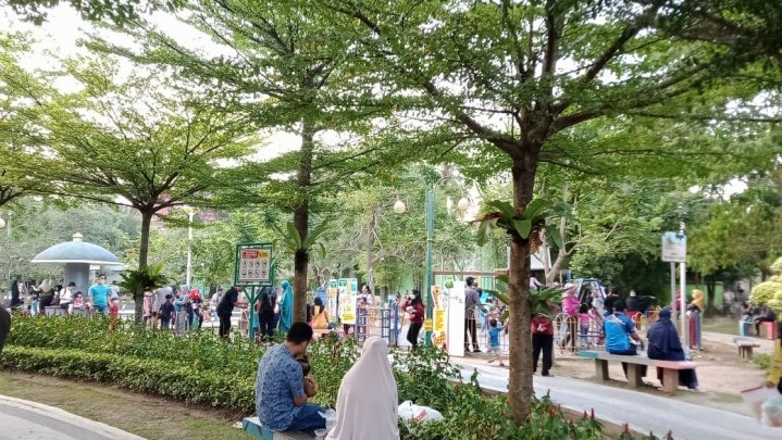 Akhir Pekan, RTH Putri Kaca Mayang Lokasi Rekreasi Favorit Warga Kota Pekanbaru Akhir Pekan, RTH Putri Kaca Mayang Lokasi Rekreasi Favorit Warga Kota Pekanbaru