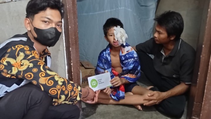 IZI Riau Bantu Biaya Pengobatan Anak Penderita Kanker Mata