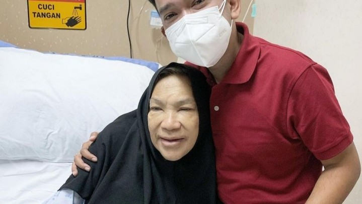 Sakit, Dorce Gamalama Minta Tolong Megawati Soekarnoputri