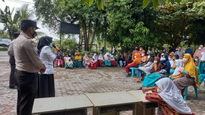 Tingkatkan Herd Immunity, Gerai Vaksin Puskesmas Rumbai dan Karya Wanita Gelar Vaksinasi Massal Tingkatkan Herd Immunity, Gerai Vaksin Puskesmas Rumbai dan Karya Wanita Gelar Vaksinasi Massal