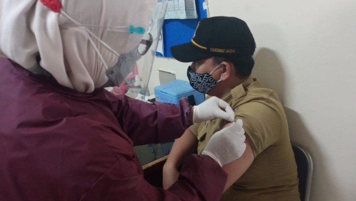 Pelayan Publik yang Divaksin di Riau Sudah Mencapai 148 Persen dari Target Pelayan Publik yang Divaksin di Riau Sudah Mencapai 148 Persen dari Target