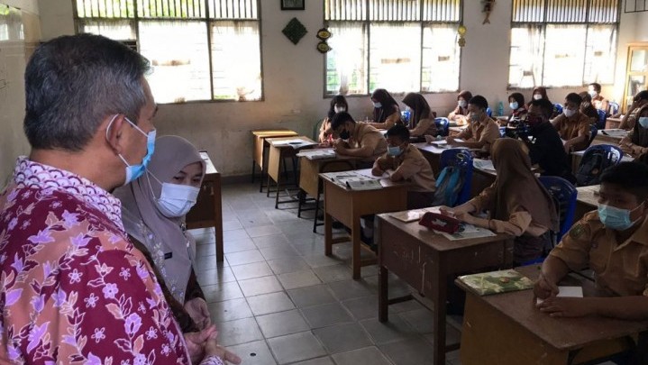 PTM Sekolah di Pekanbaru Terapkan Prokes Ketat PTM Sekolah di Pekanbaru Terapkan Prokes Ketat