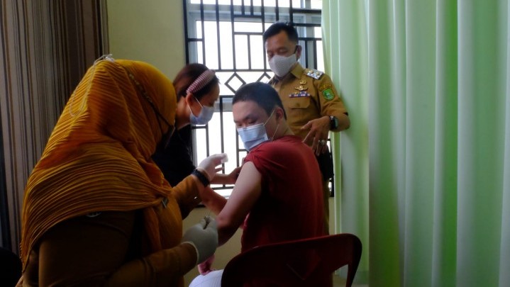 Tinjau Vaksinasi di Puskesmas, Wabup Asmar: 7.718 Anak Sudah Divaksin Tinjau Vaksinasi di Puskesmas, Wabup Asmar: 7.718 Anak Sudah Divaksin