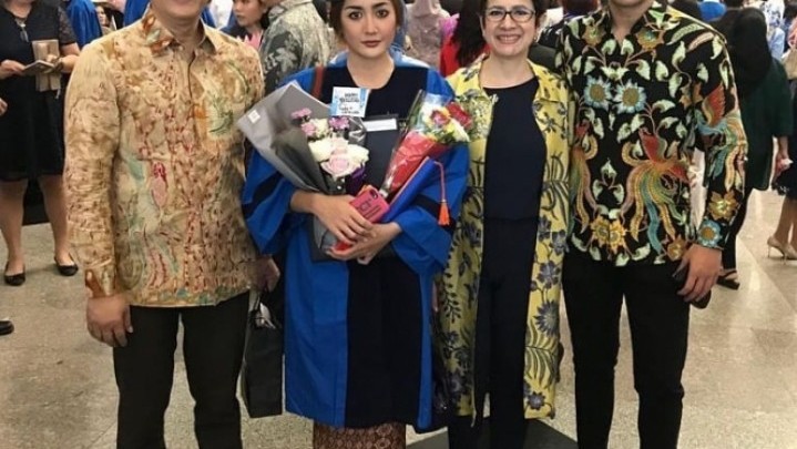 Kabar Duka, Anak Gadis Nurul Arifin Meninggal Dunia Kabar Duka, Anak Gadis Nurul Arifin Meninggal Dunia