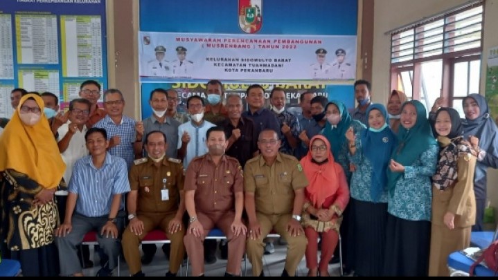 Sidomulyo Barat Gelar Musrenbang, Sekcam Peri: Kita Berharap Terealisasi Sidomulyo Barat Gelar Musrenbang, Sekcam Peri: Kita Berharap Terealisasi