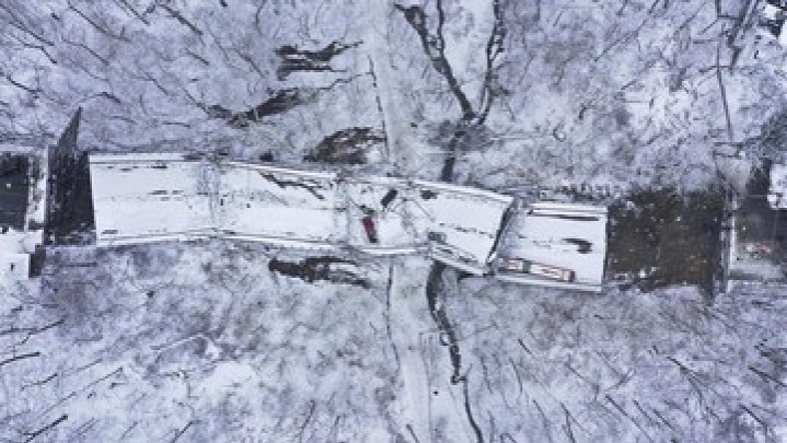 Jembatan Roboh Beberapa Jam Sebelum Kunjungan Presiden Jembatan Roboh Beberapa Jam Sebelum Kunjungan Presiden