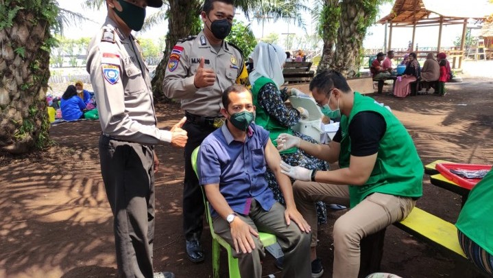 Pengunjung Lokasi Wisata di Bengkalis jadi Sasaran Vaksinasi Tahap Ketiga