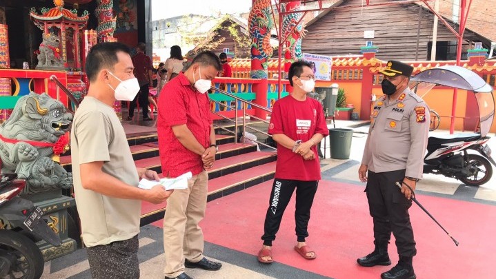 Pastikan Perayaan Imlek Aman dan Terapkan Prokes, Kapolres Meranti Tinjau Vihara Pastikan Perayaan Imlek Aman dan Terapkan Prokes, Kapolres Meranti Tinjau Vihara
