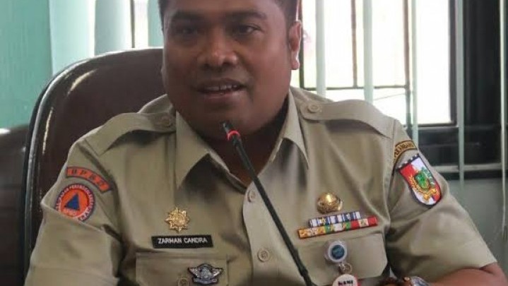 Ingatkan Masyarakat Prokes, BPBD Pekanbaru Bagikan Masker di Pusat Perbelanjaan