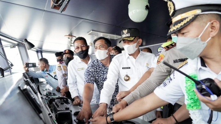 Pelayaran Perdana KPM Tirus Meranti, Bupati Adil: Ini Mendukung Perekonomian Masyarakat Pelayaran Perdana KPM Tirus Meranti, Bupati Adil: Ini Mendukung Perekonomian Masyarakat