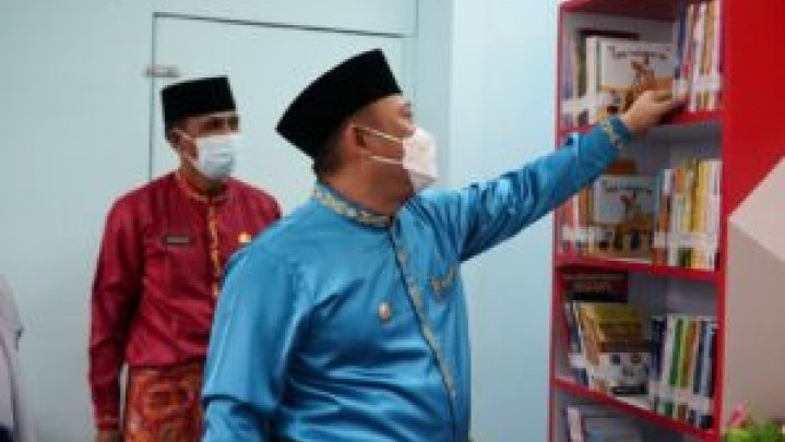 Bupati Catur Resmikan Pojok Baca Digital Komplek Islamic Center Bangkinang Bupati Catur Resmikan Pojok Baca Digital Komplek Islamic Center Bangkinang