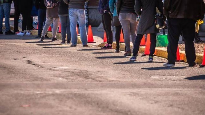 Gantikan Orang Kaya Mengantre, Pria Ini Bisa Hasilkan 160 Dollar AS Sehari Gantikan Orang Kaya Mengantre, Pria Ini Bisa Hasilkan 160 Dollar AS Sehari