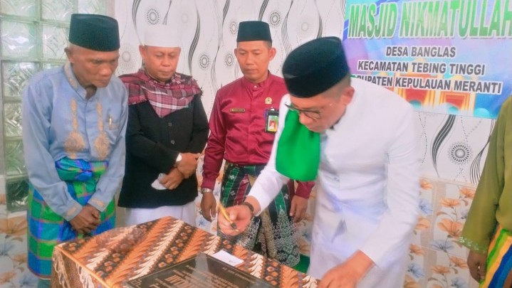 Bupati Adil Resmikan Perubahan Status Musala Menjadi Masjid Nikmaktullah Bangdas
