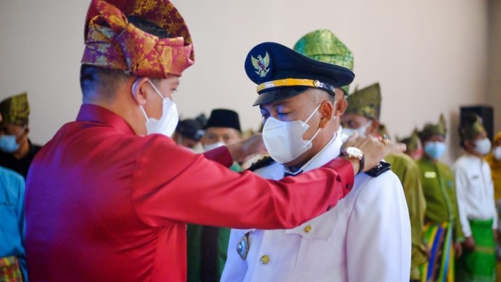 Lantik Pejabat dan Pengurus MKKS, Bupati Adil: Segera Eksekusi Program Kerja Lantik Pejabat dan Pengurus MKKS, Bupati Adil: Segera Eksekusi Program Kerja