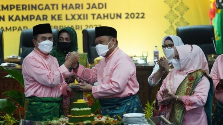 Gubri Syamsuar Turut Hadiri Rapat Paripurna HUT Kampar ke-72 Gubri Syamsuar Turut Hadiri Rapat Paripurna HUT Kampar ke-72