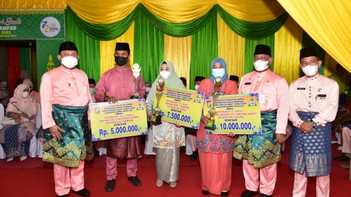 Bupati Apresiasi Panitia Lomba HUT Kampar Bupati Apresiasi Panitia Lomba HUT Kampar