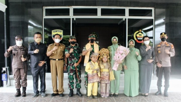 Brigjen TNI M Syech Ismed Pamit pada Masyarakat Inhil Brigjen TNI M Syech Ismed Pamit pada Masyarakat Inhil