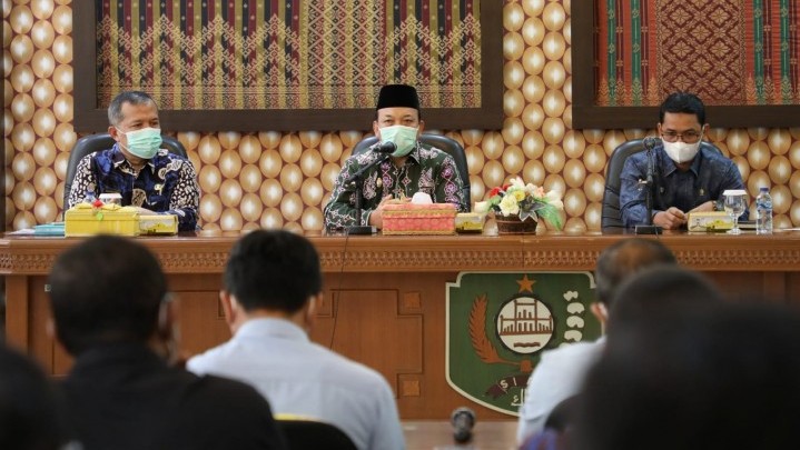 Wabup Husni Berharap OPD Memberikan Data yang Akurat Wabup Husni Berharap OPD Memberikan Data yang Akurat